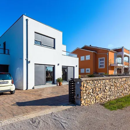 Vikendica Pet Friendly In With Wifi *