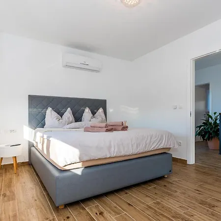 Pet Friendly In With Wifi