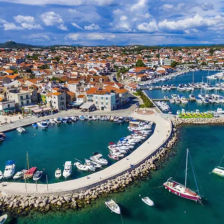 Pet Friendly In With Wifi Srima