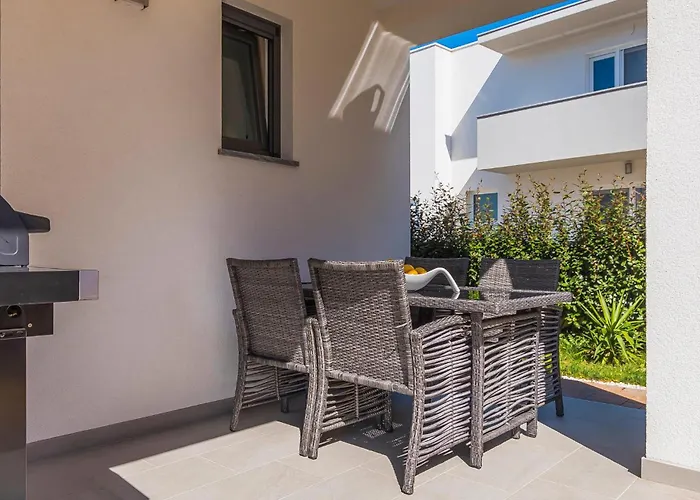 Pet Friendly In With Wifi Vikendica Srima